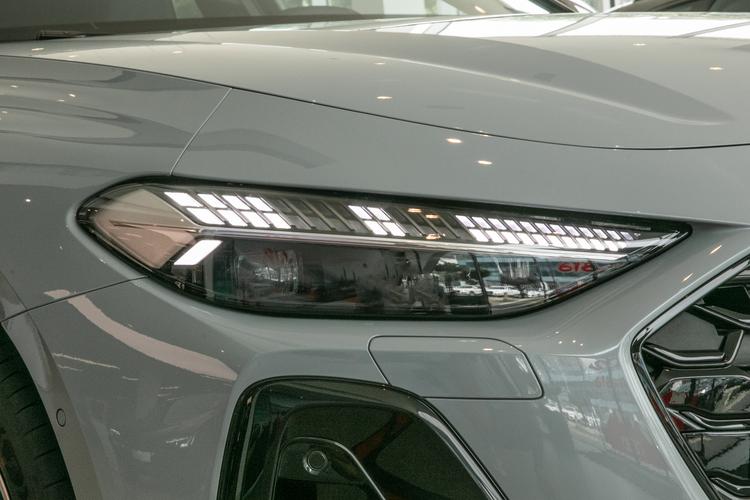 Фото машины 323