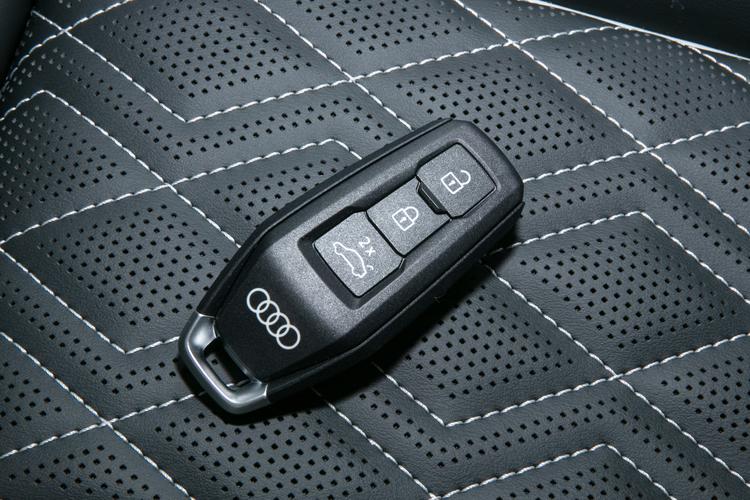 Фото машины 335