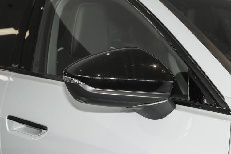 Фото машины 585