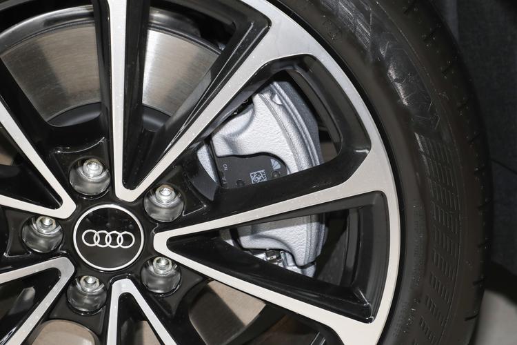 Фото машины 665