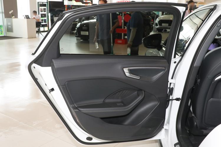 Фото машины 812