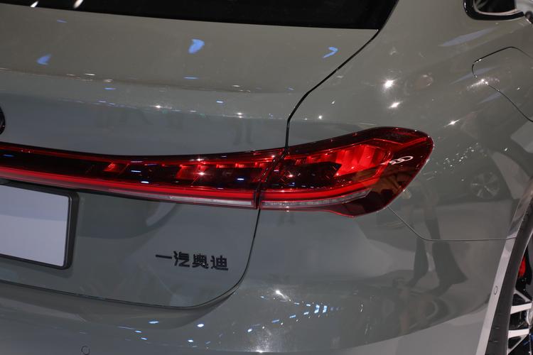 Фото машины 208