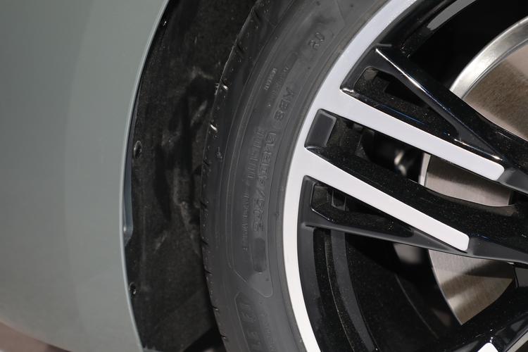 Фото машины 215