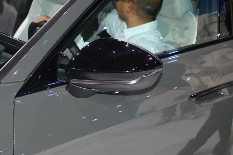 Фото машины 225