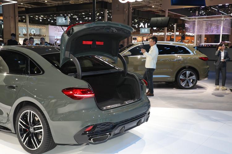 Фото машины 235