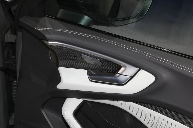 Фото машины 240