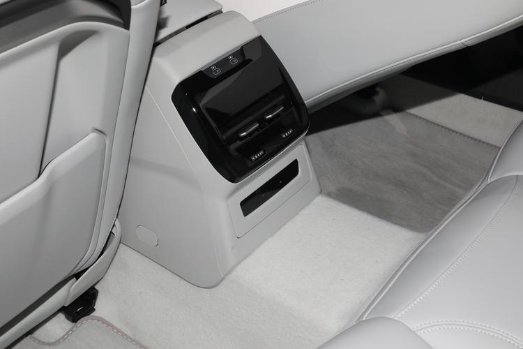 Фото машины 244