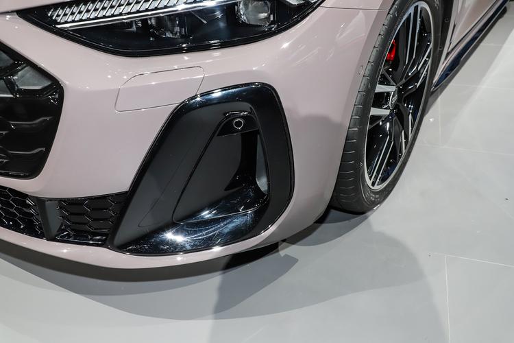 Фото машины 320