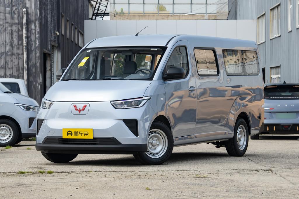 400km bus version, comfortable 6 seats