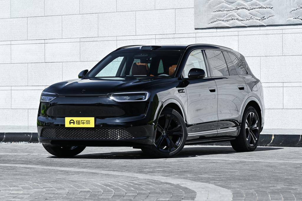 Pure electric Max five-seater four-wheel drive version