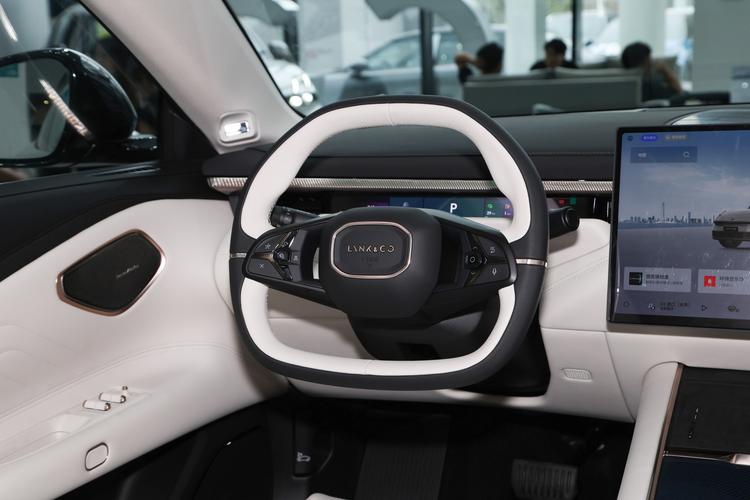 Фото машины 83