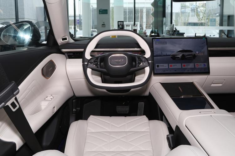 Фото машины 112