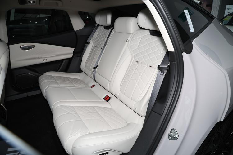 Фото машины 137