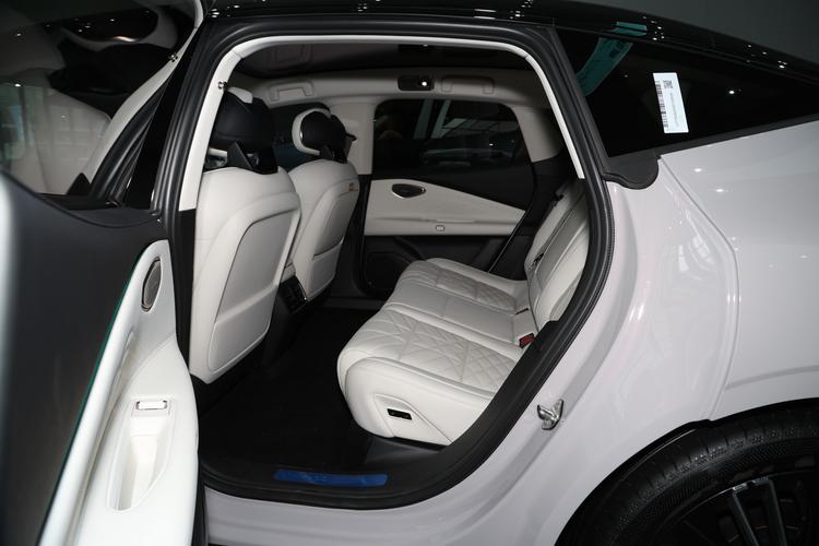 Фото машины 140