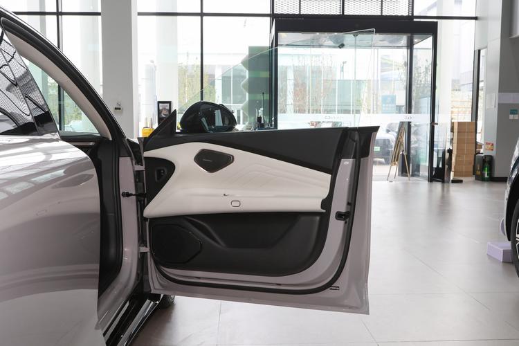 Фото машины 177