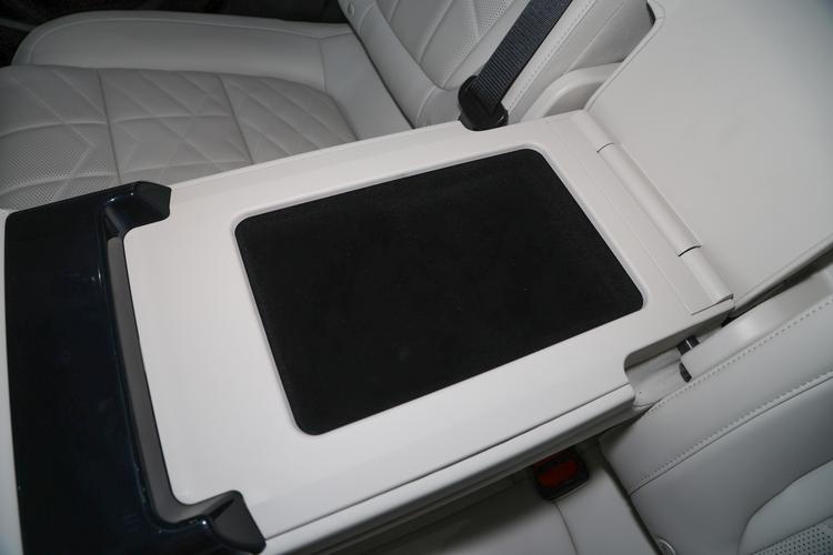 Фото машины 200