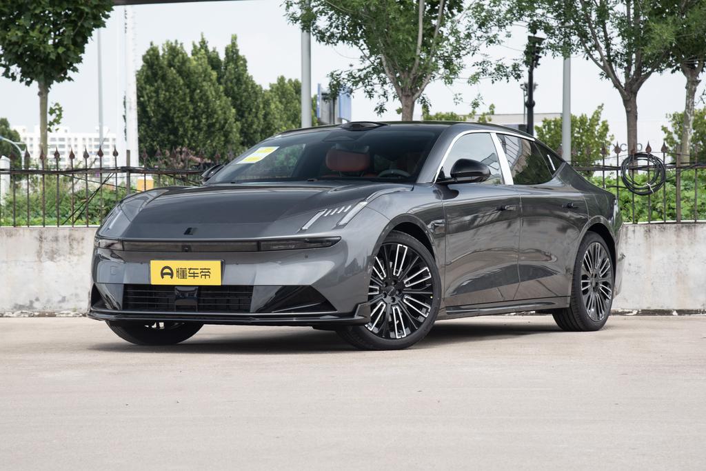 240 four-wheel drive Ultra