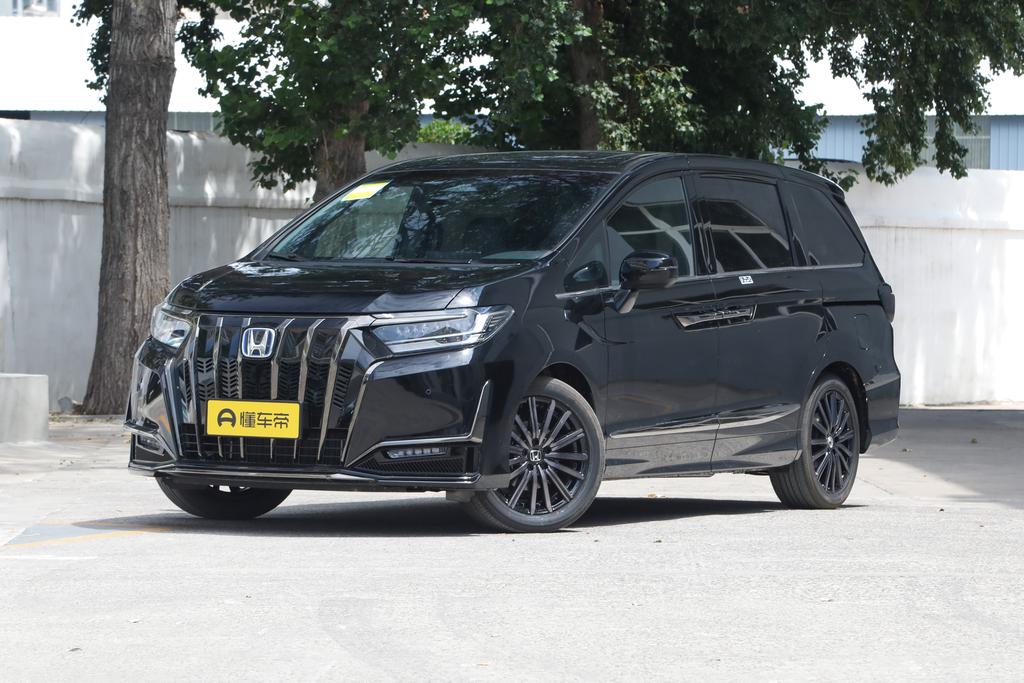 2.0L e: HEV Deluxe Black Jazz Edition