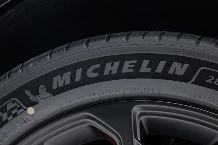 Фото машины 100