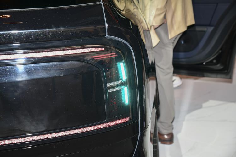 Фото машины 305