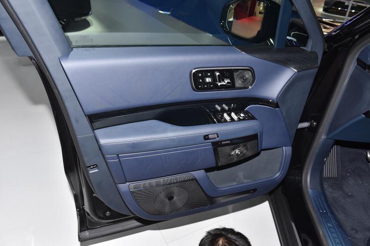 Фото машины 318