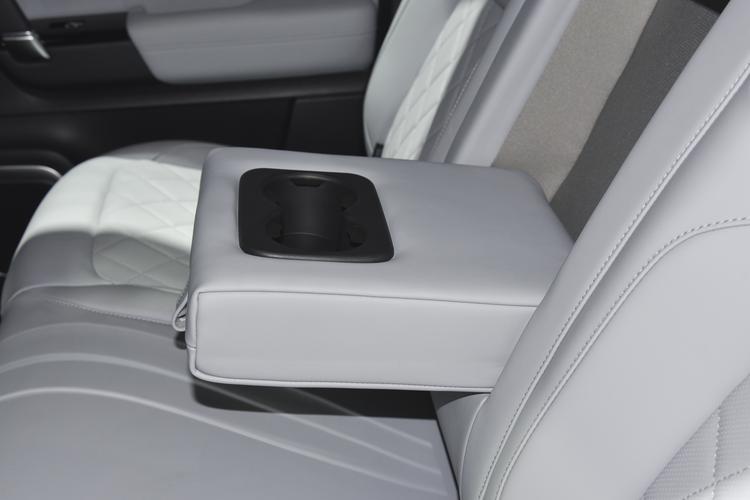 Фото машины 235