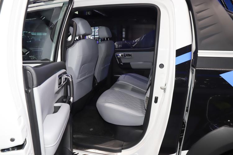 Фото машины 323