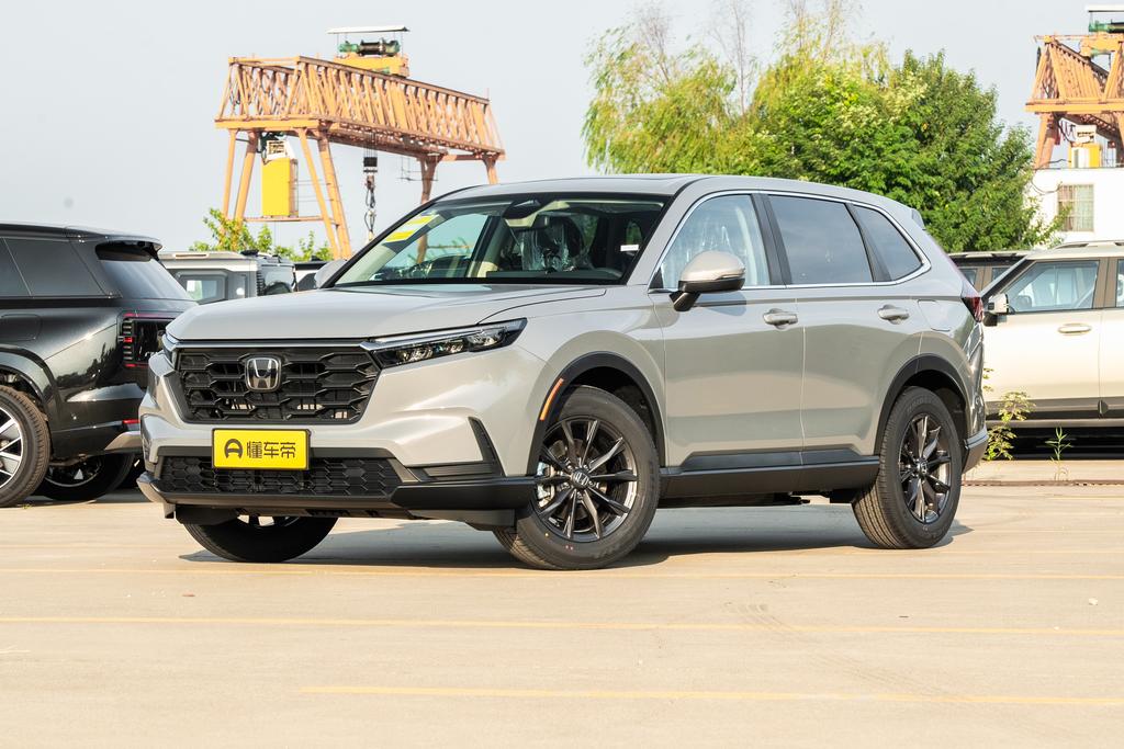 The world's 30-year glory model 240TURBO CVT two-wheel drive Fengshang 5-seater version