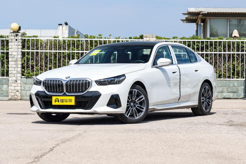 Facelift 530Li leading M sports suit