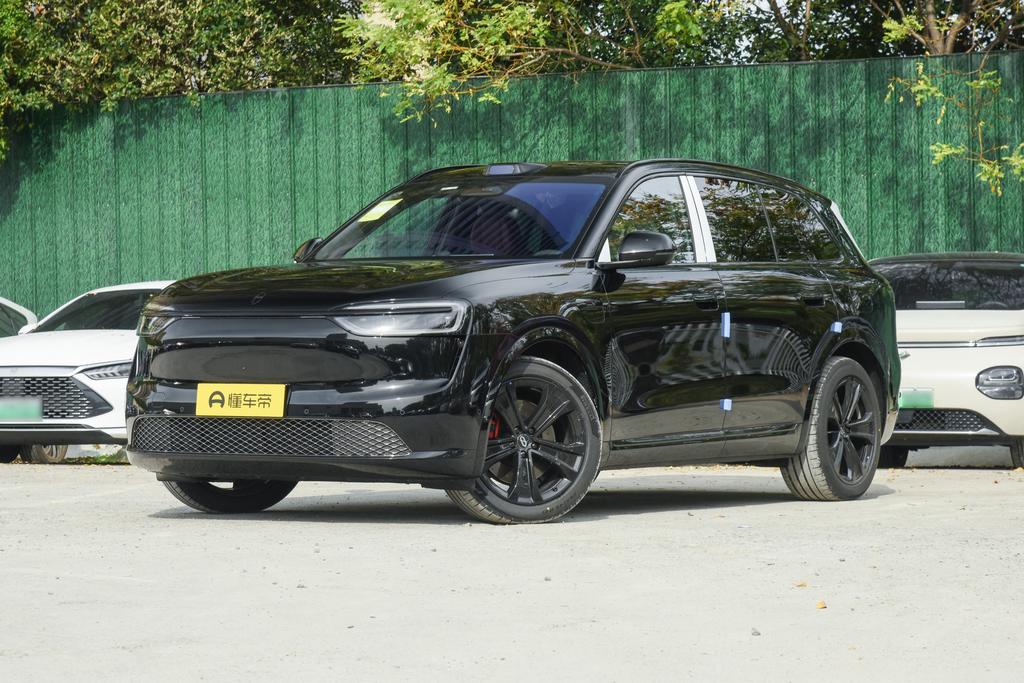 Pure electric Ultra five-seater four-wheel drive version