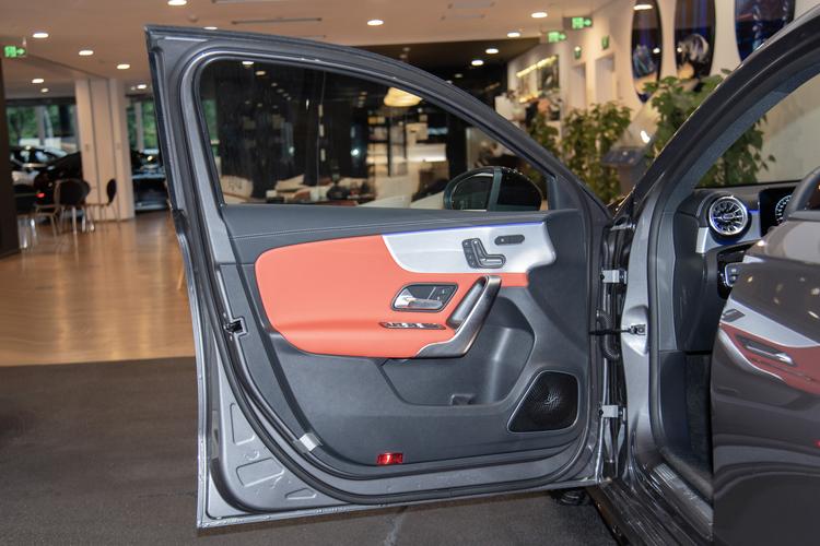 Фото машины 125