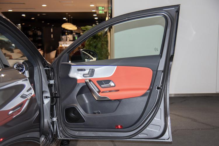 Фото машины 140