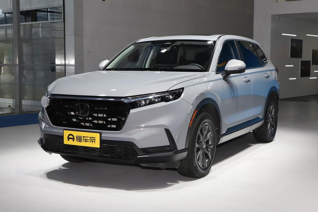 The world's 30-year glory model 240TURBO CVT four-wheel drive 5-seater version