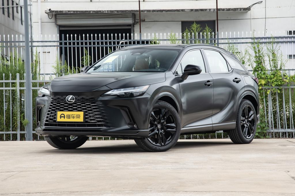 300 four-wheel drive Black Edition