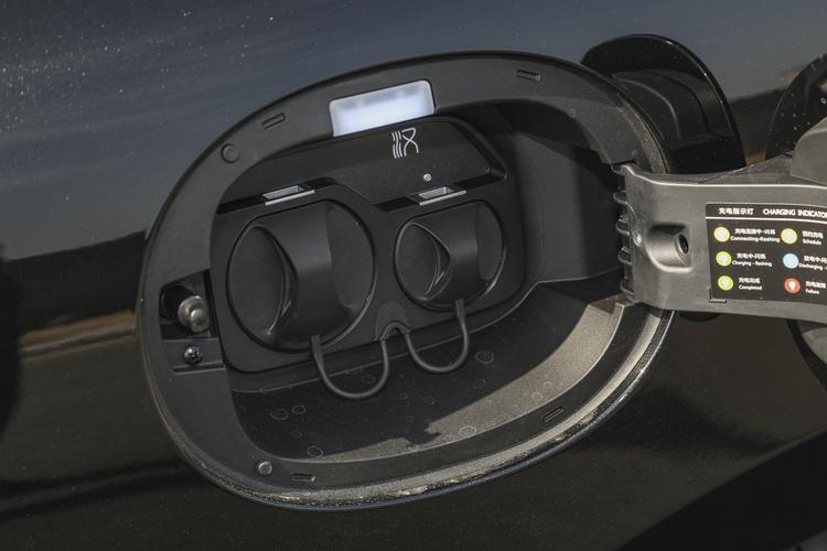 Фото машины 590