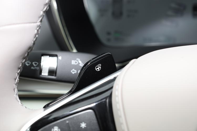 Фото машины 690