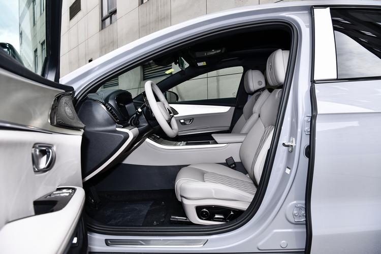 Фото машины 880