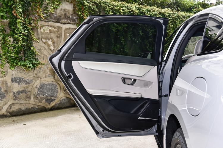 Фото машины 808