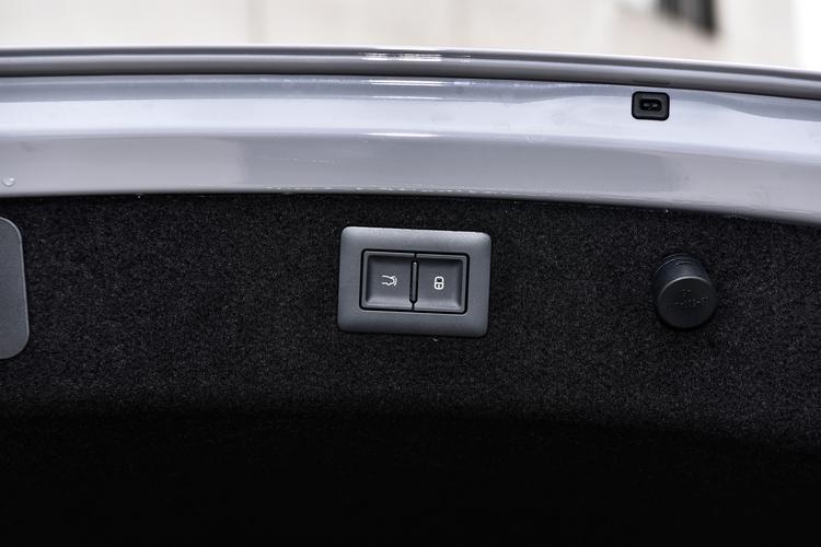 Фото машины 890