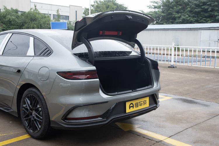 Фото машины 528