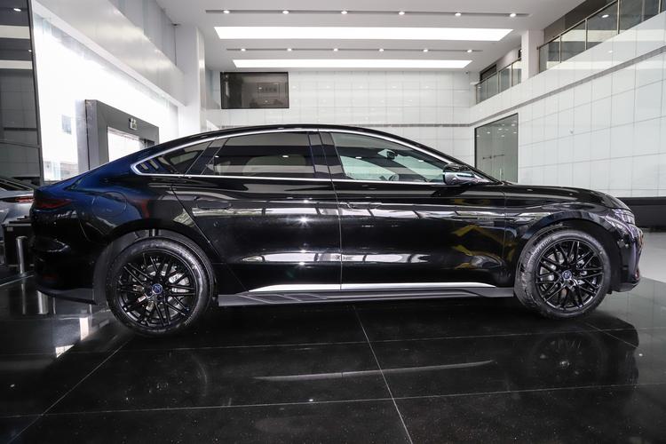 Фото машины 23