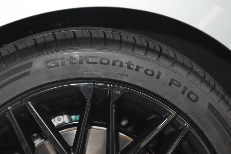 Фото машины 208