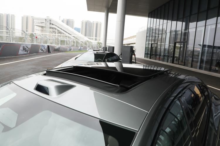 Фото машины 240