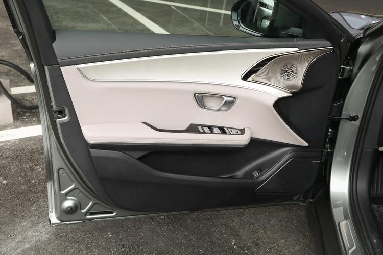 Фото машины 220