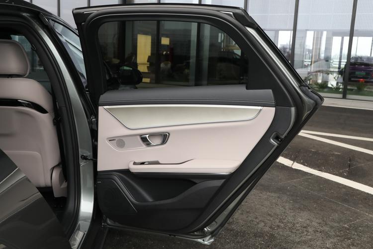 Фото машины 323