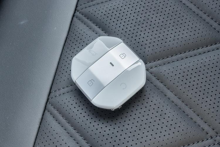 Фото машины 230