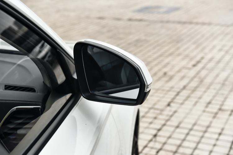 Фото машины 215