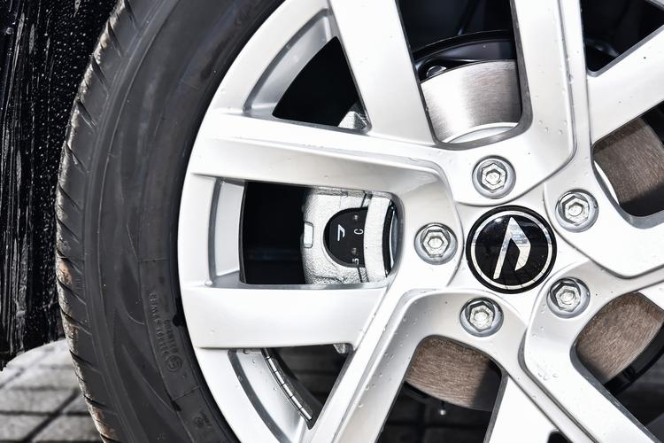 Фото машины 200