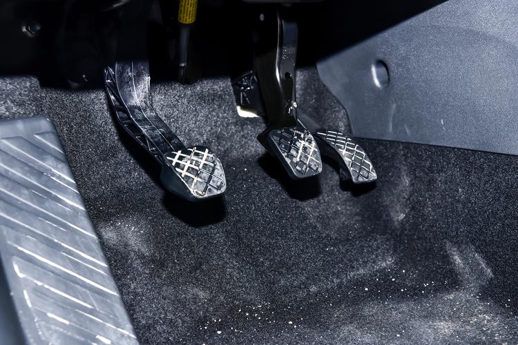 Фото машины 208