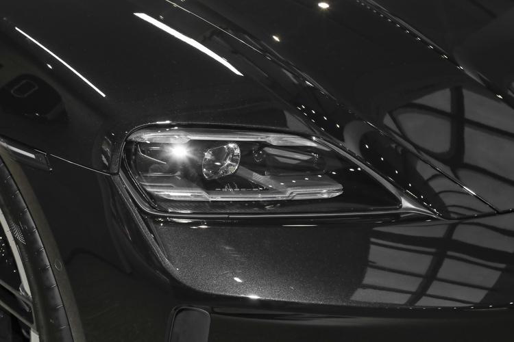 Фото машины 76